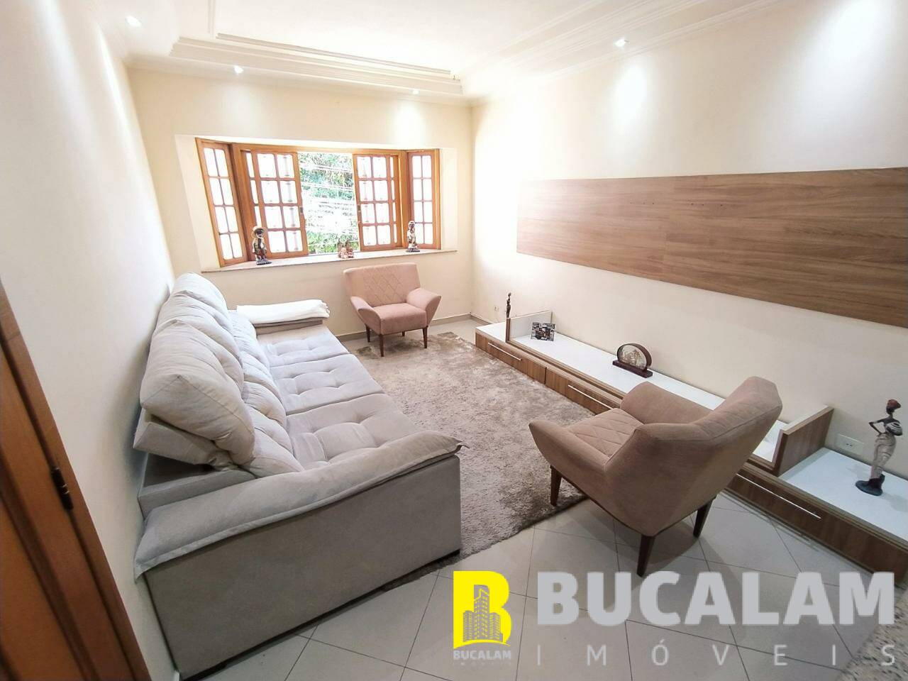 Casa à venda com 3 quartos, 151m² - Foto 4