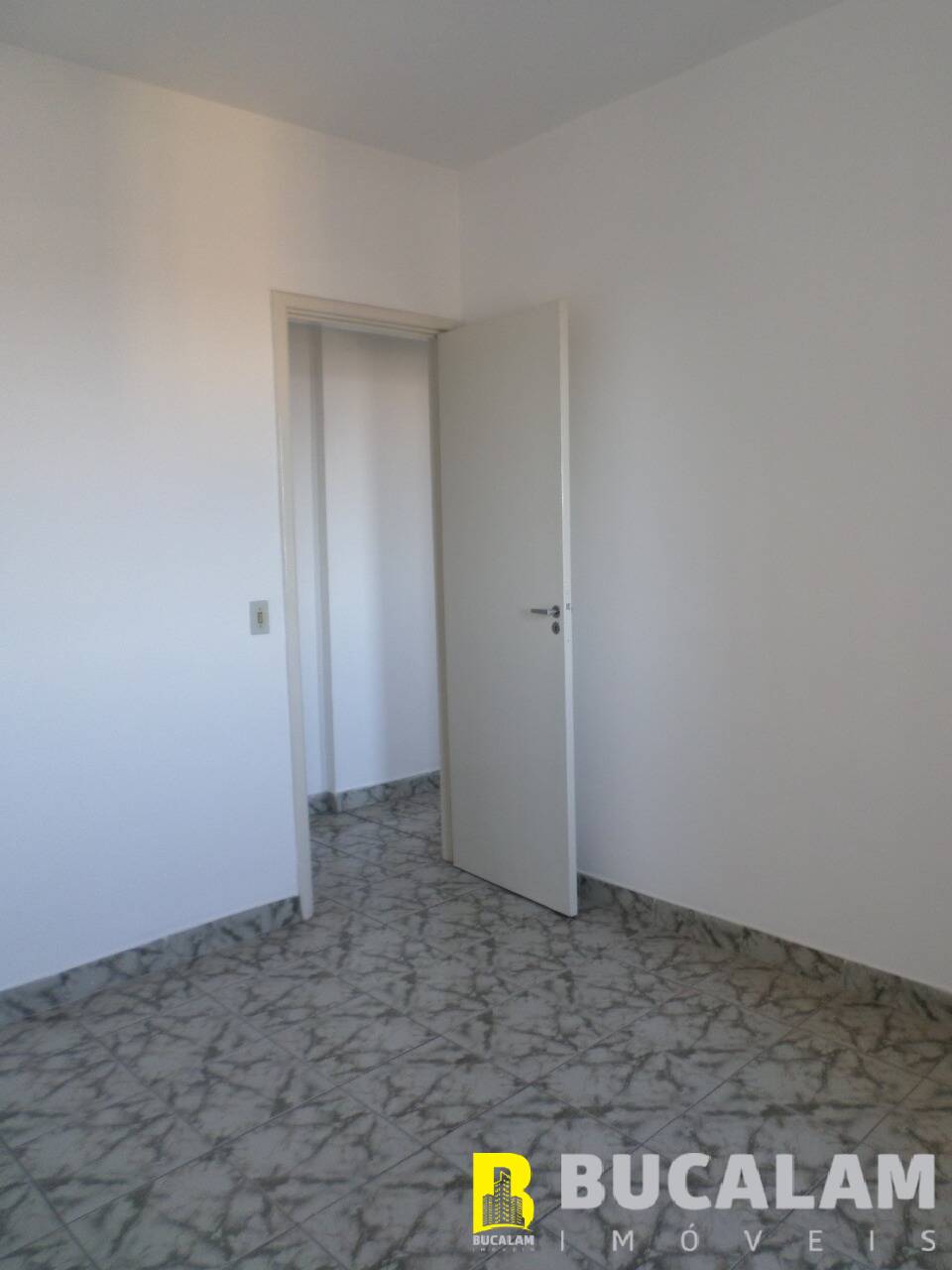 Apartamento à venda com 2 quartos, 56m² - Foto 11