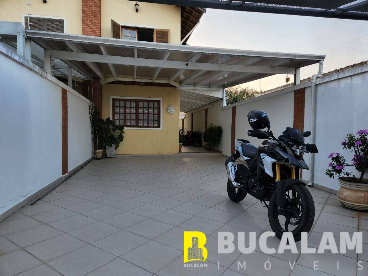 Casa à venda com 3 quartos, 160m² - Foto 2