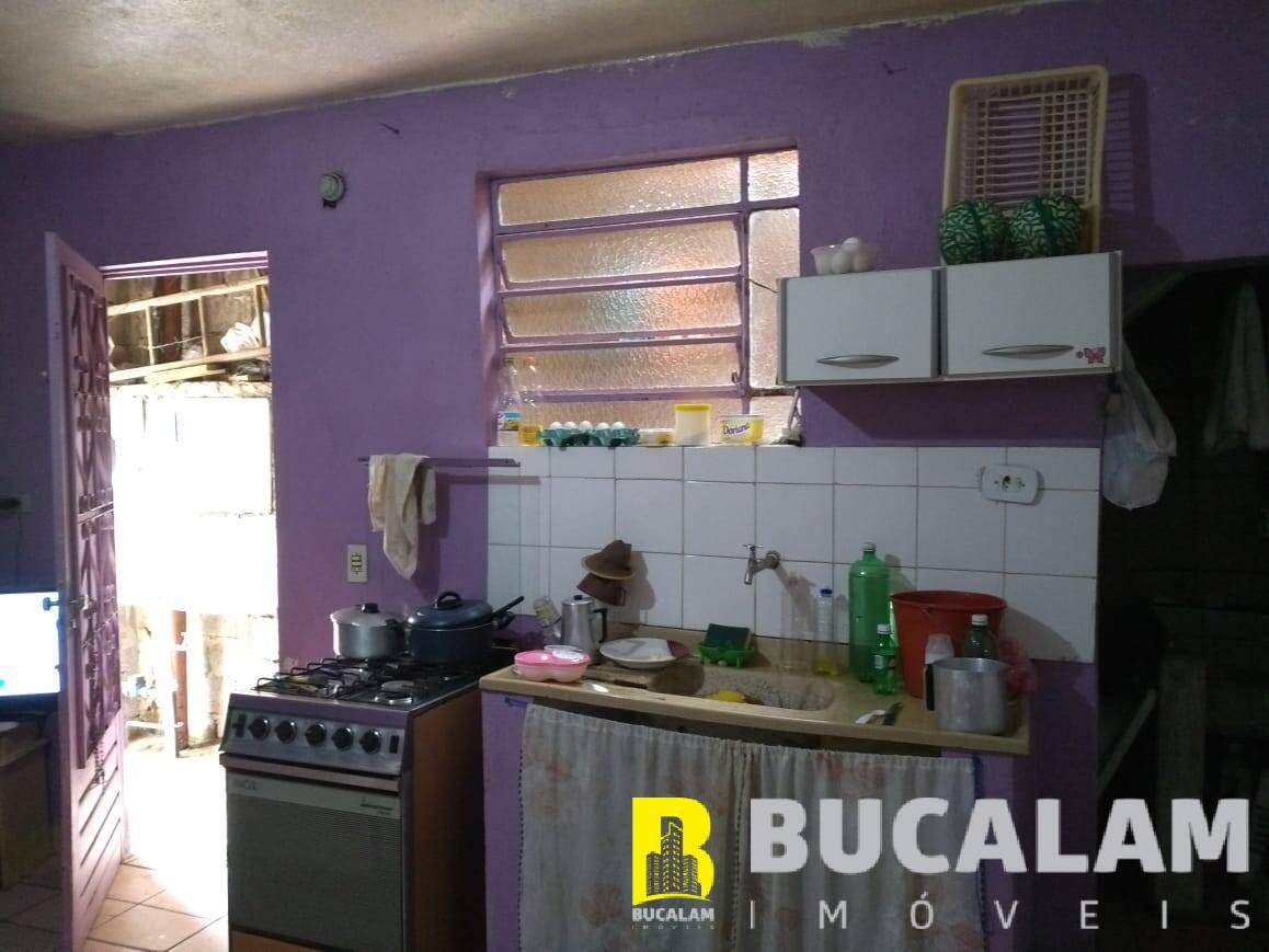 Casa à venda com 2 quartos, 112m² - Foto 1