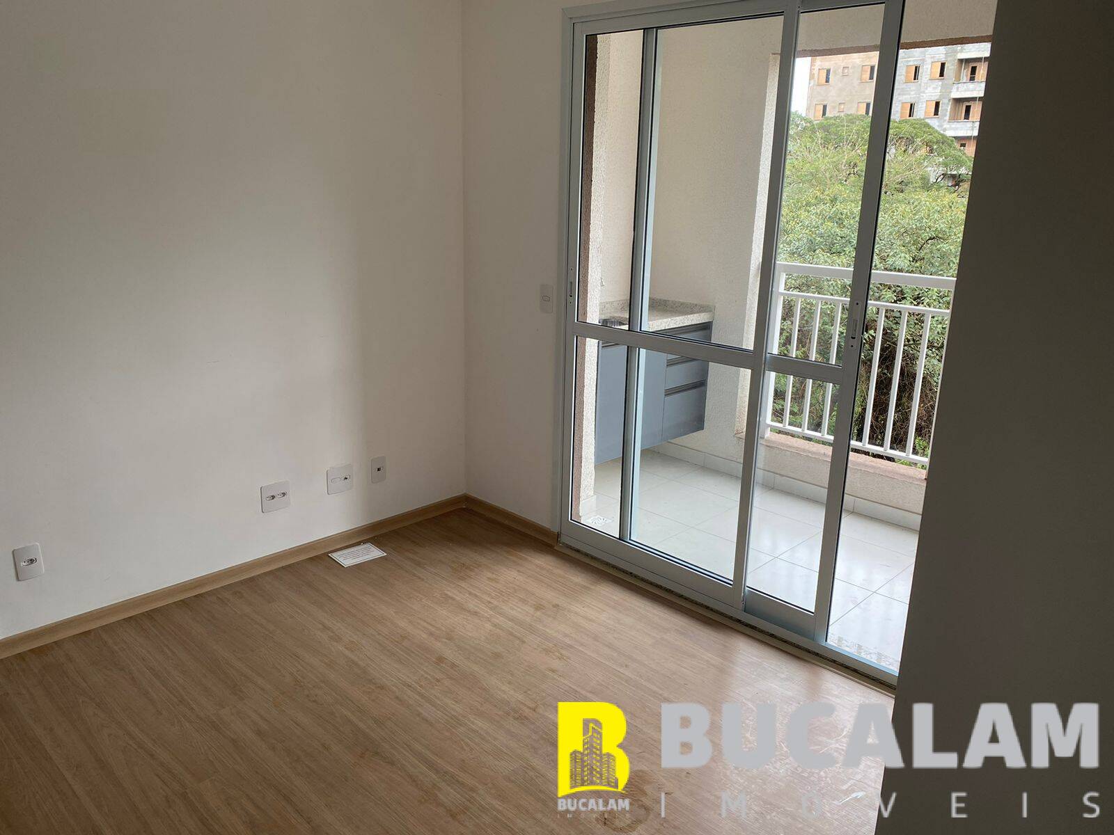 Apartamento à venda com 2 quartos, 56m² - Foto 2