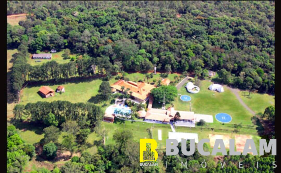 Fazenda à venda com 8 quartos, 6000m² - Foto 1