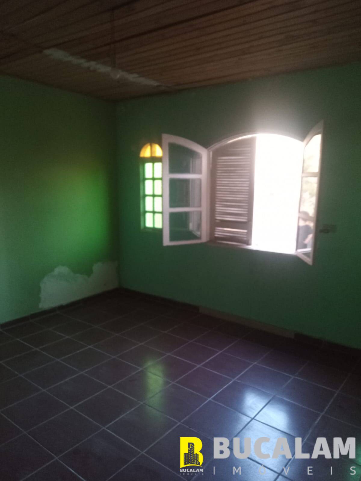 Casa à venda com 2 quartos, 250m² - Foto 3