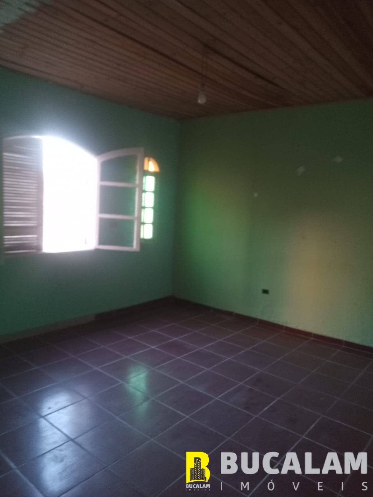 Casa à venda com 2 quartos, 250m² - Foto 4