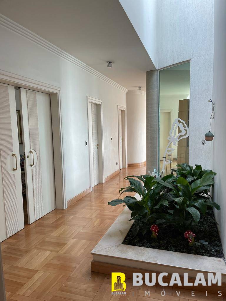 Casa à venda com 4 quartos, 1000m² - Foto 11