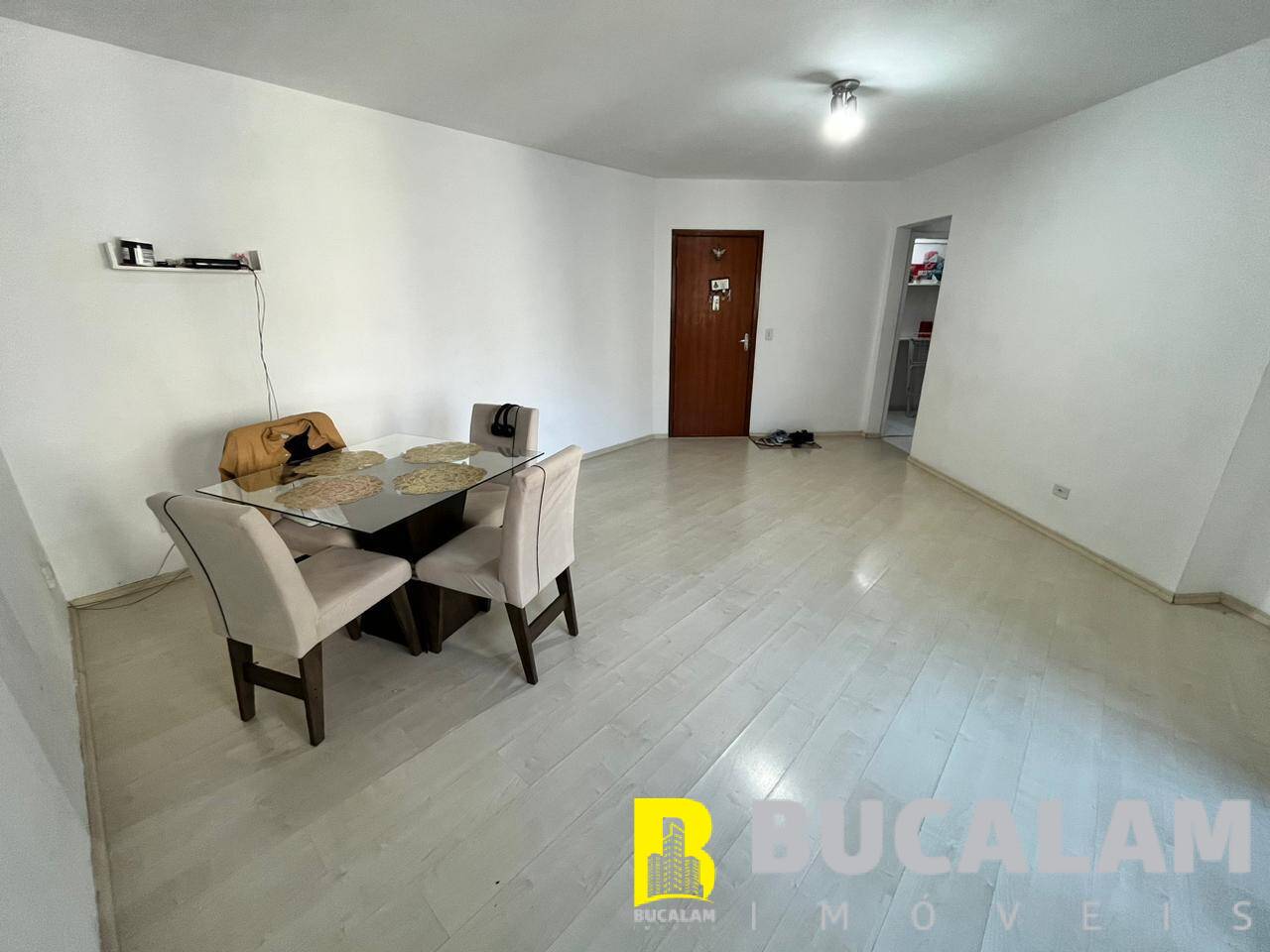 Apartamento à venda com 2 quartos, 70m² - Foto 4