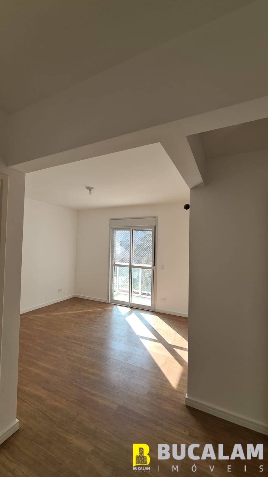 Apartamento à venda com 3 quartos, 125m² - Foto 2