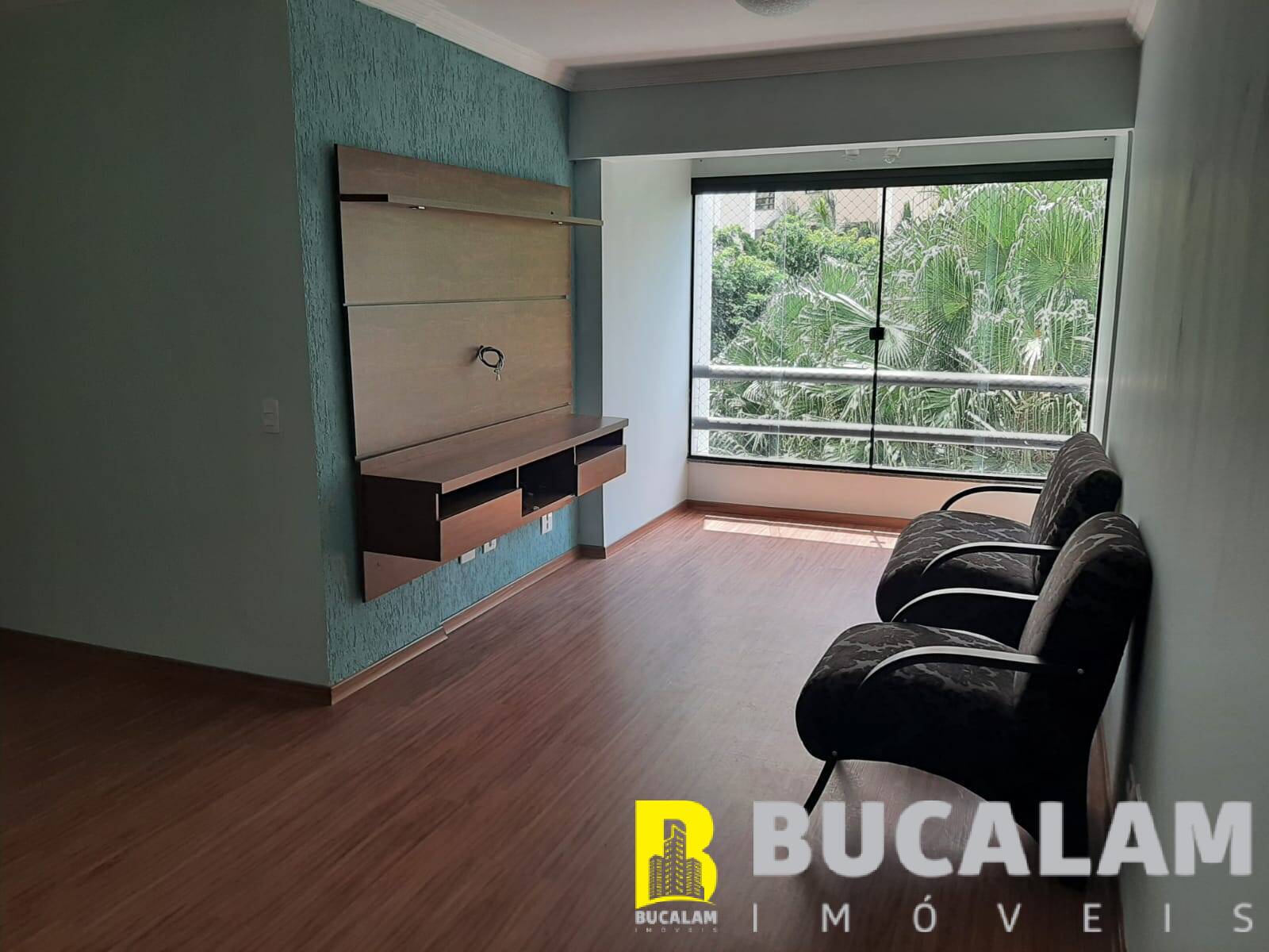 Apartamento à venda com 3 quartos, 77m² - Foto 1