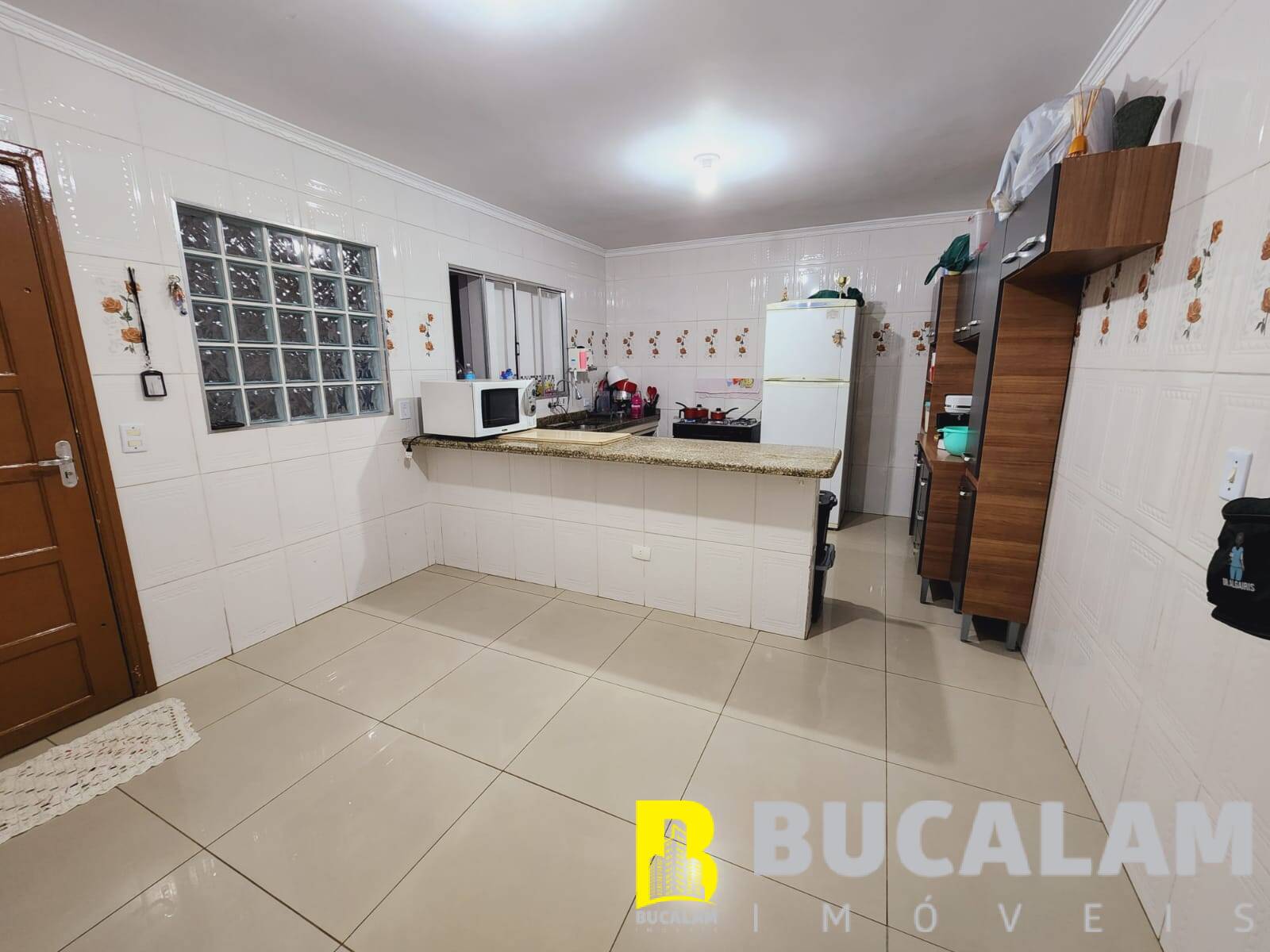 Casa à venda com 4 quartos, 160m² - Foto 1