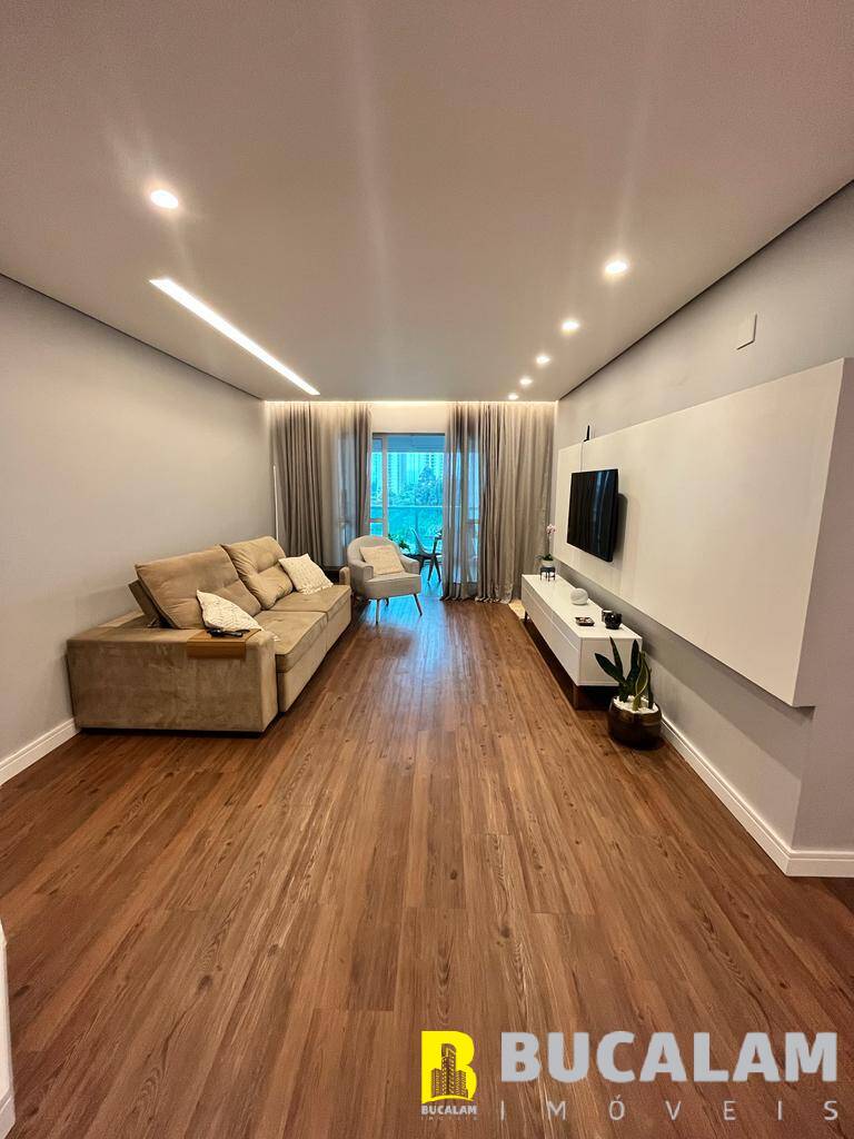 Apartamento à venda com 3 quartos, 125m² - Foto 7