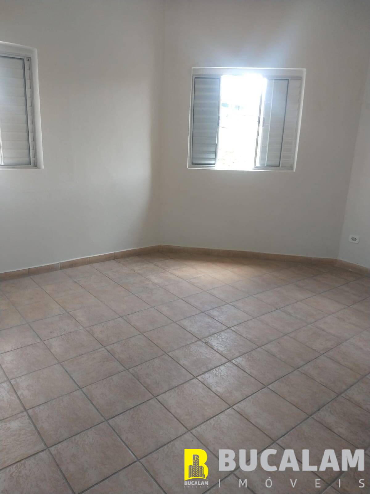 Casa para alugar com 2 quartos, 80m² - Foto 9