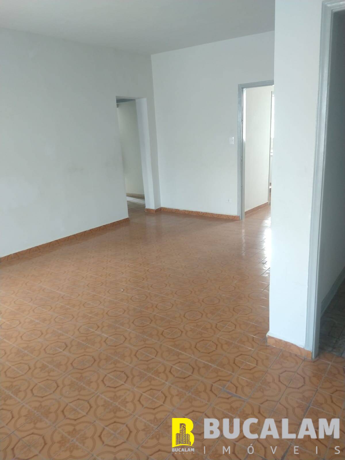 Casa para alugar com 2 quartos, 80m² - Foto 4