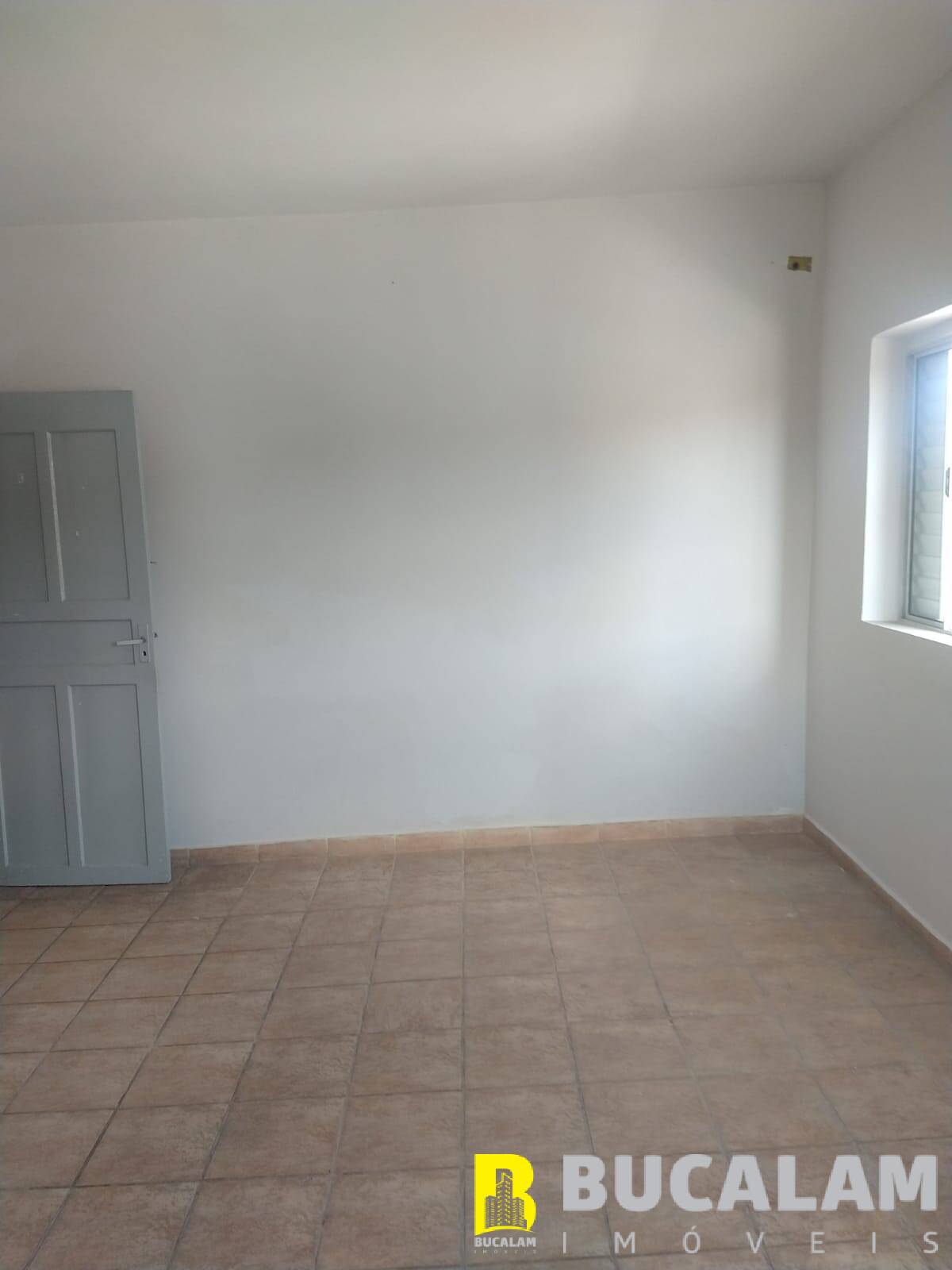 Casa para alugar com 2 quartos, 80m² - Foto 12