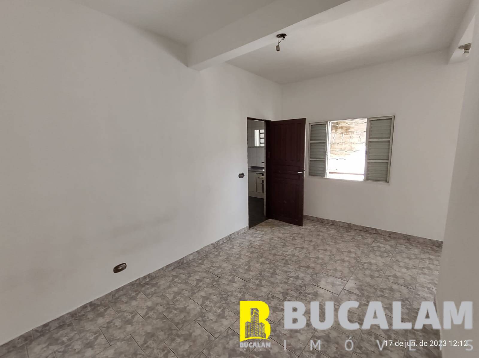 Casa à venda com 4 quartos, 160m² - Foto 11