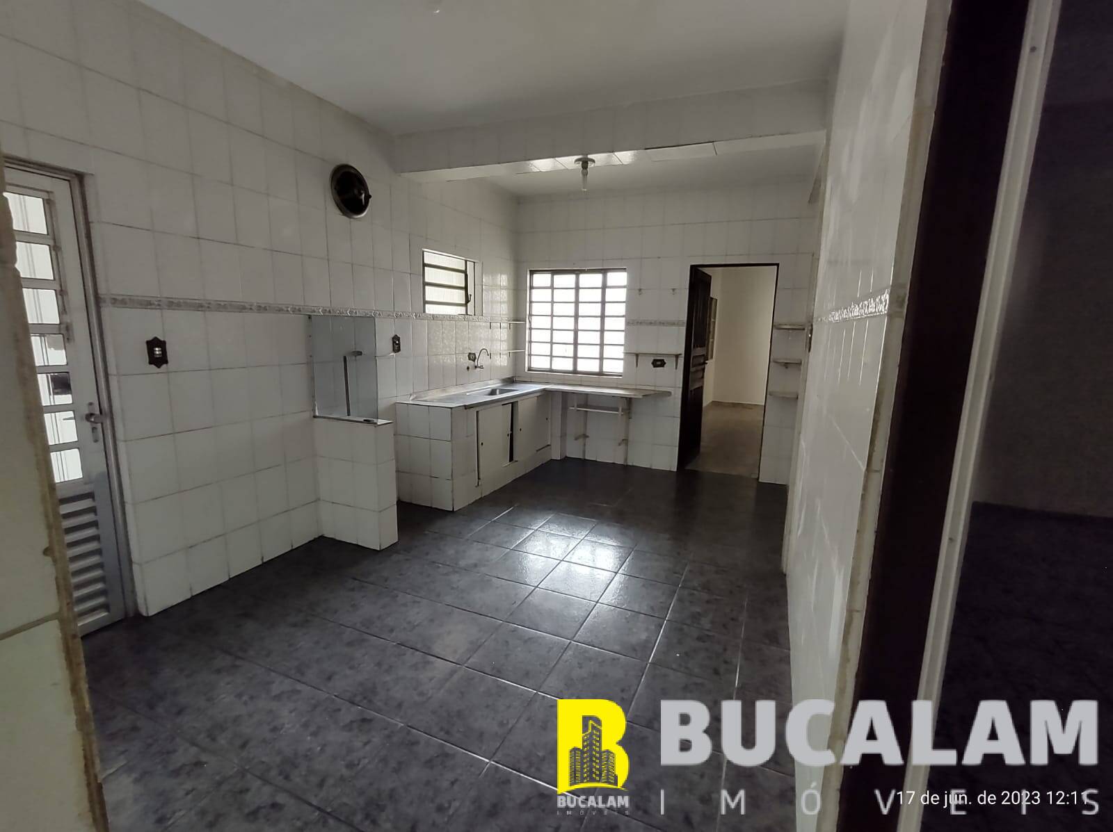 Casa à venda com 4 quartos, 160m² - Foto 4