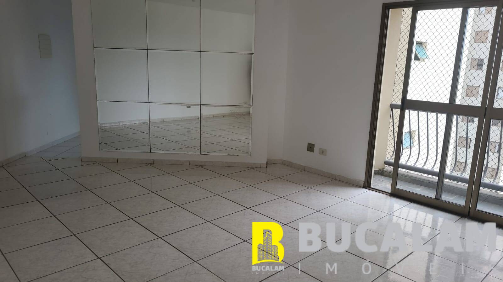 Apartamento à venda com 2 quartos, 68m² - Foto 3