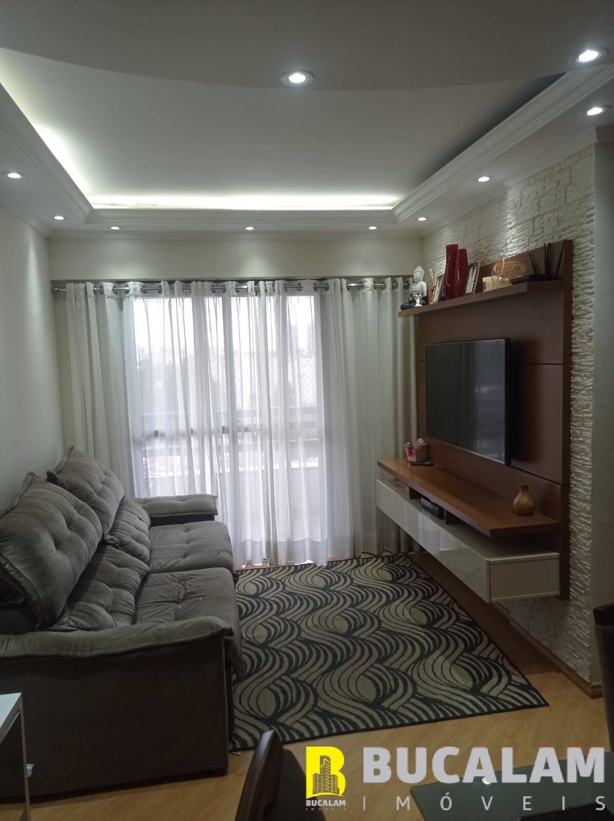 Apartamento à venda com 3 quartos, 77m² - Foto 1