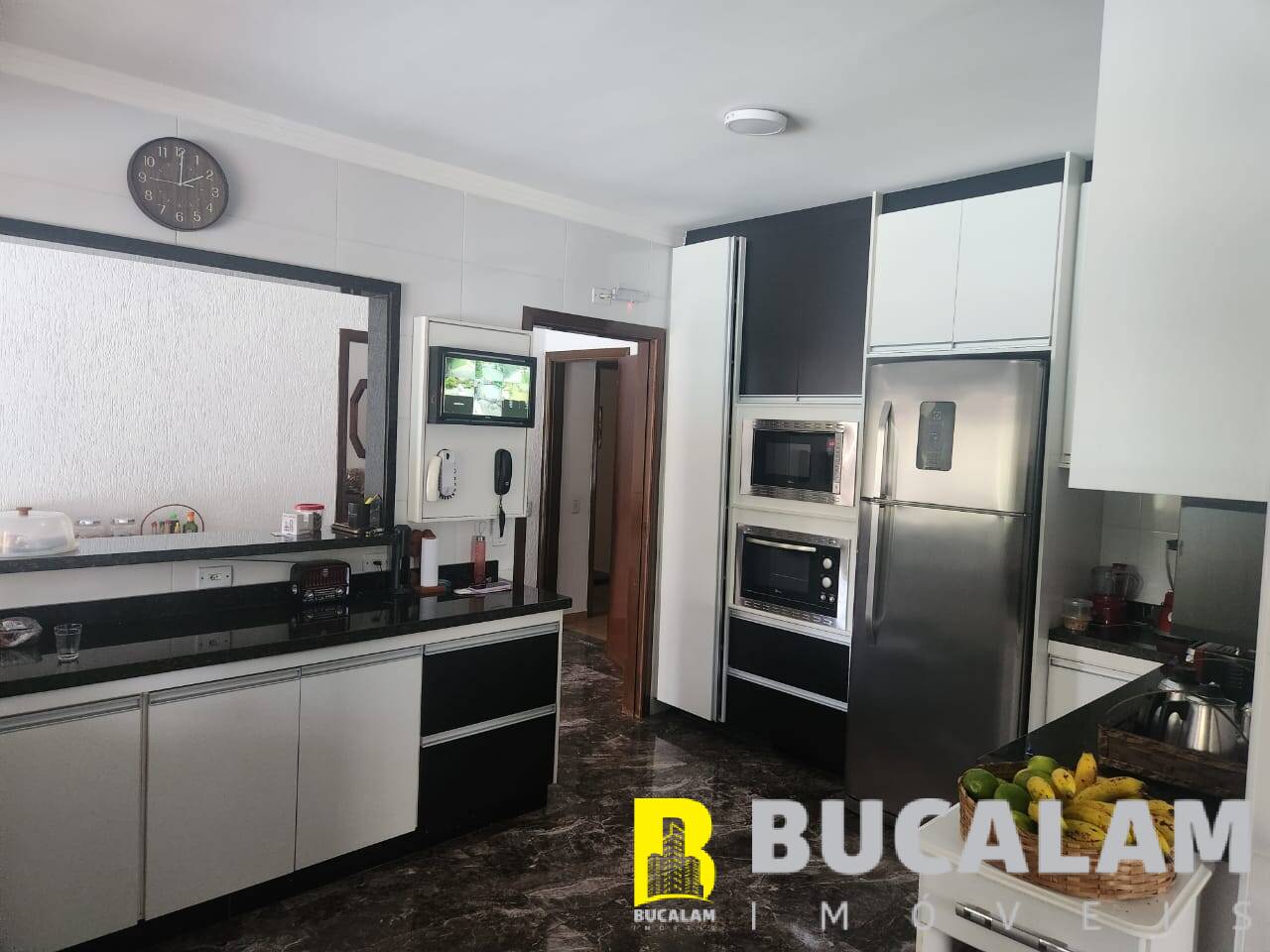 Casa à venda e aluguel com 3 quartos, 1700m² - Foto 9