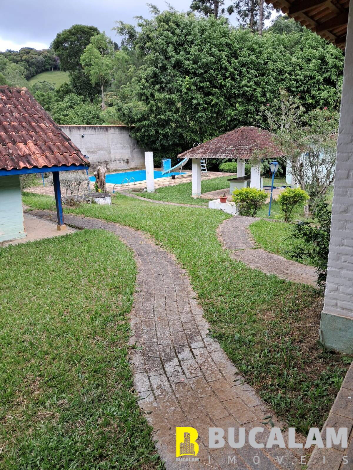 Casa à venda com 2 quartos, 2000m² - Foto 2