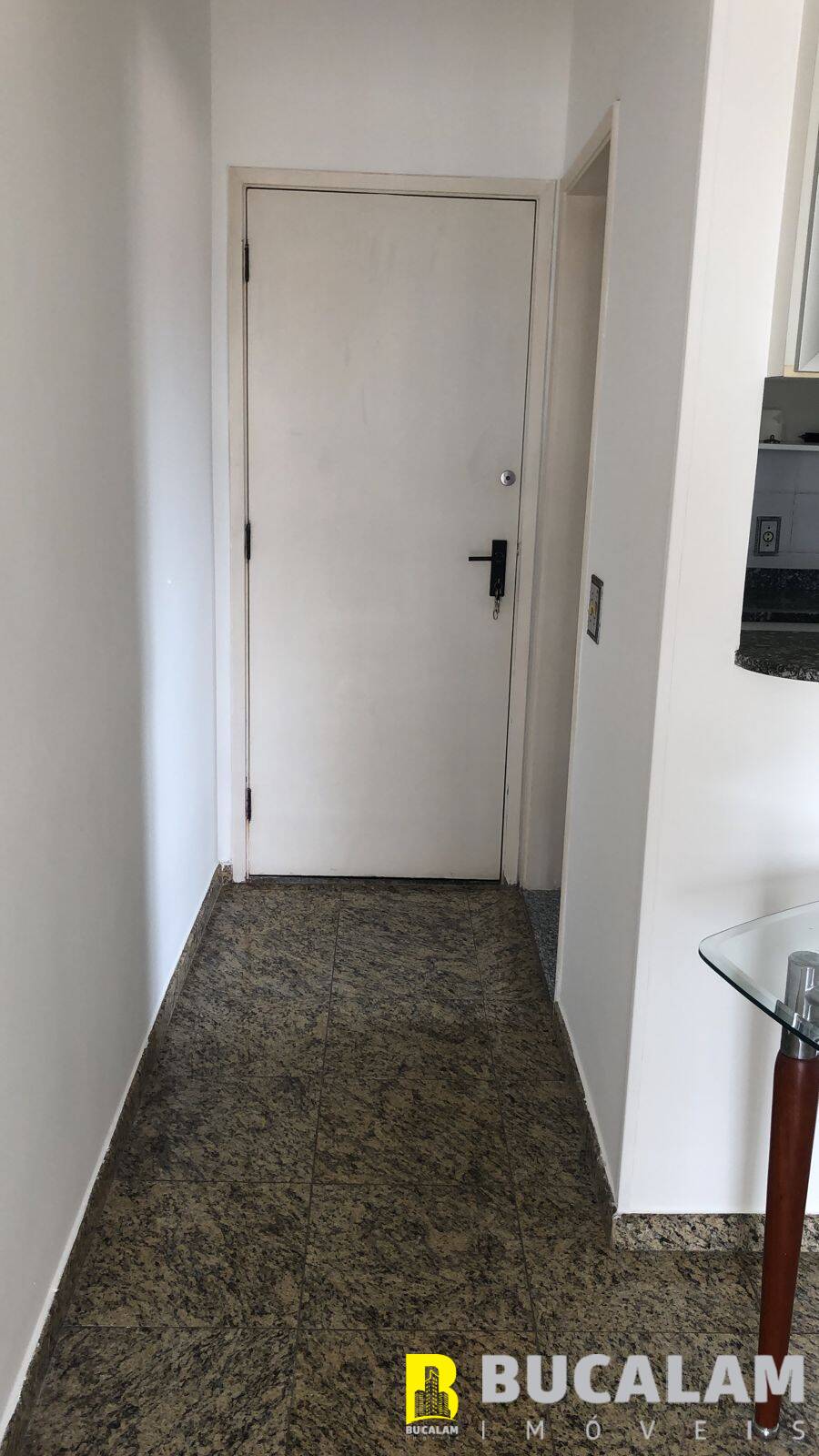 Apartamento à venda com 3 quartos, 67m² - Foto 1