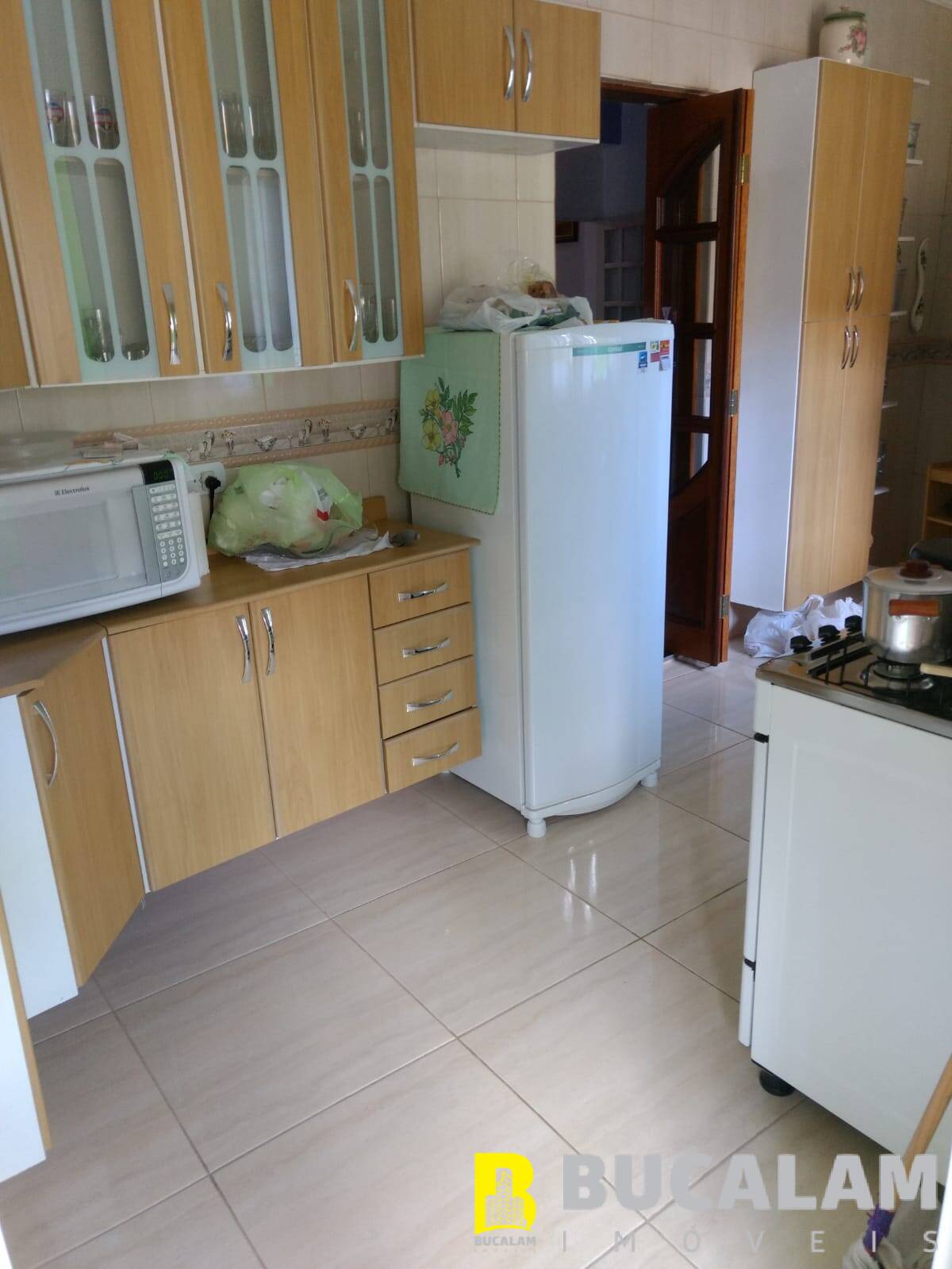 Casa à venda com 6 quartos, 180m² - Foto 6