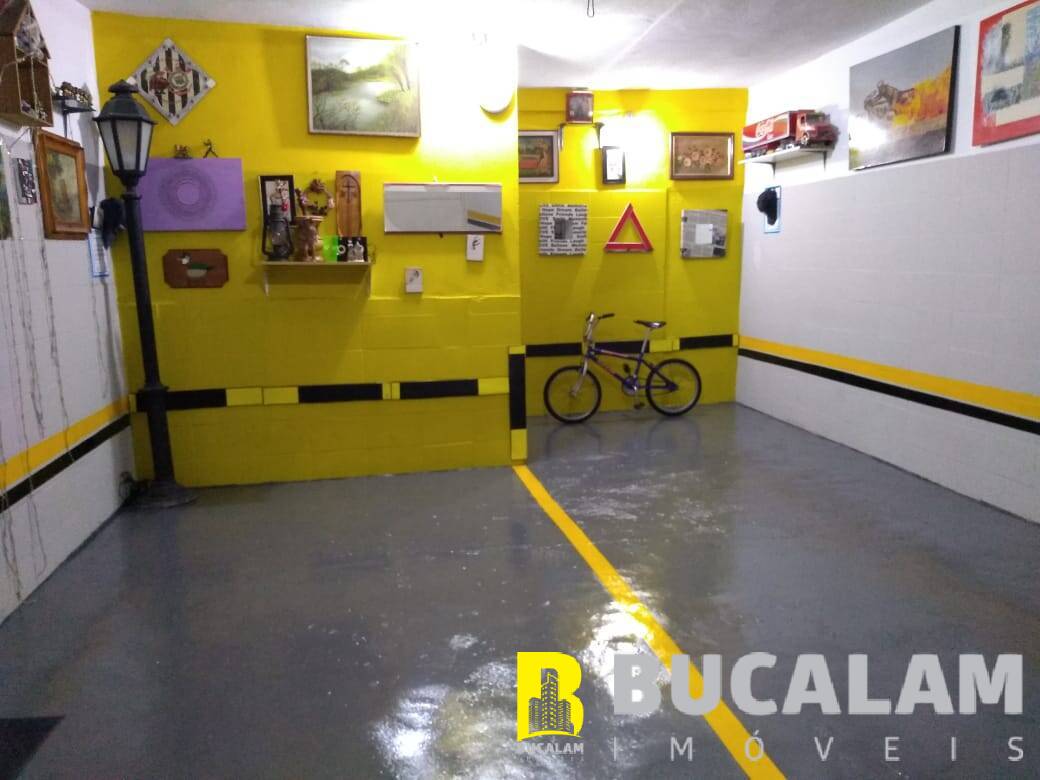 Casa à venda com 6 quartos, 180m² - Foto 9