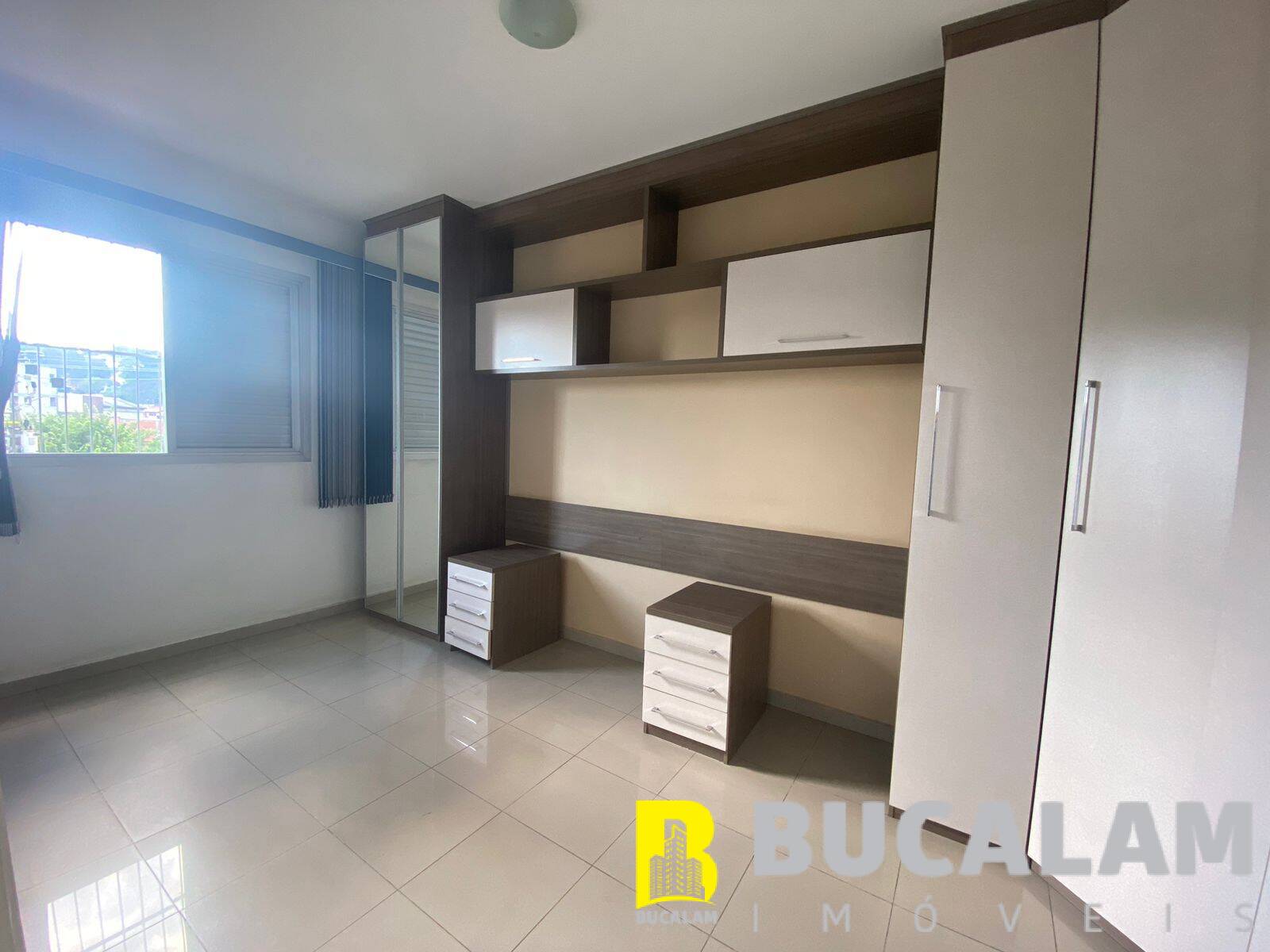 Apartamento à venda com 2 quartos, 60m² - Foto 2