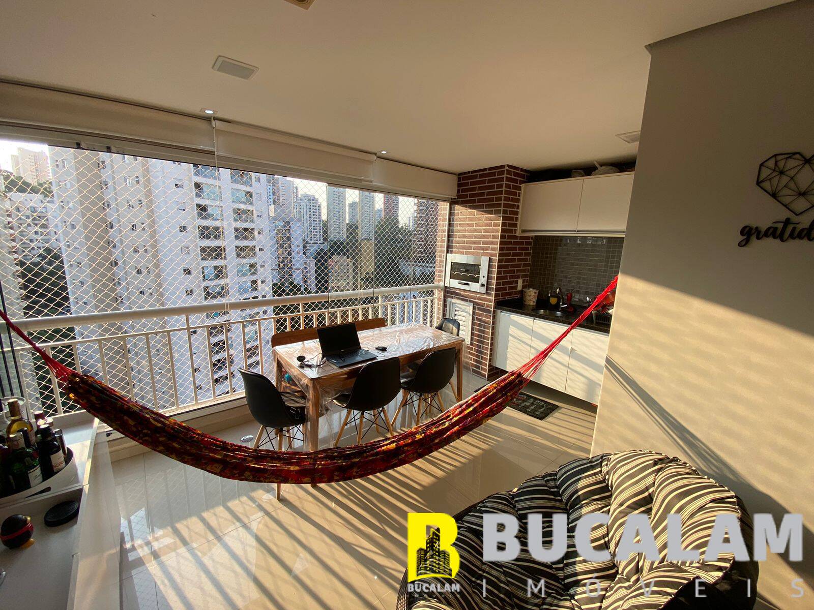 Apartamento à venda com 2 quartos, 76m² - Foto 2