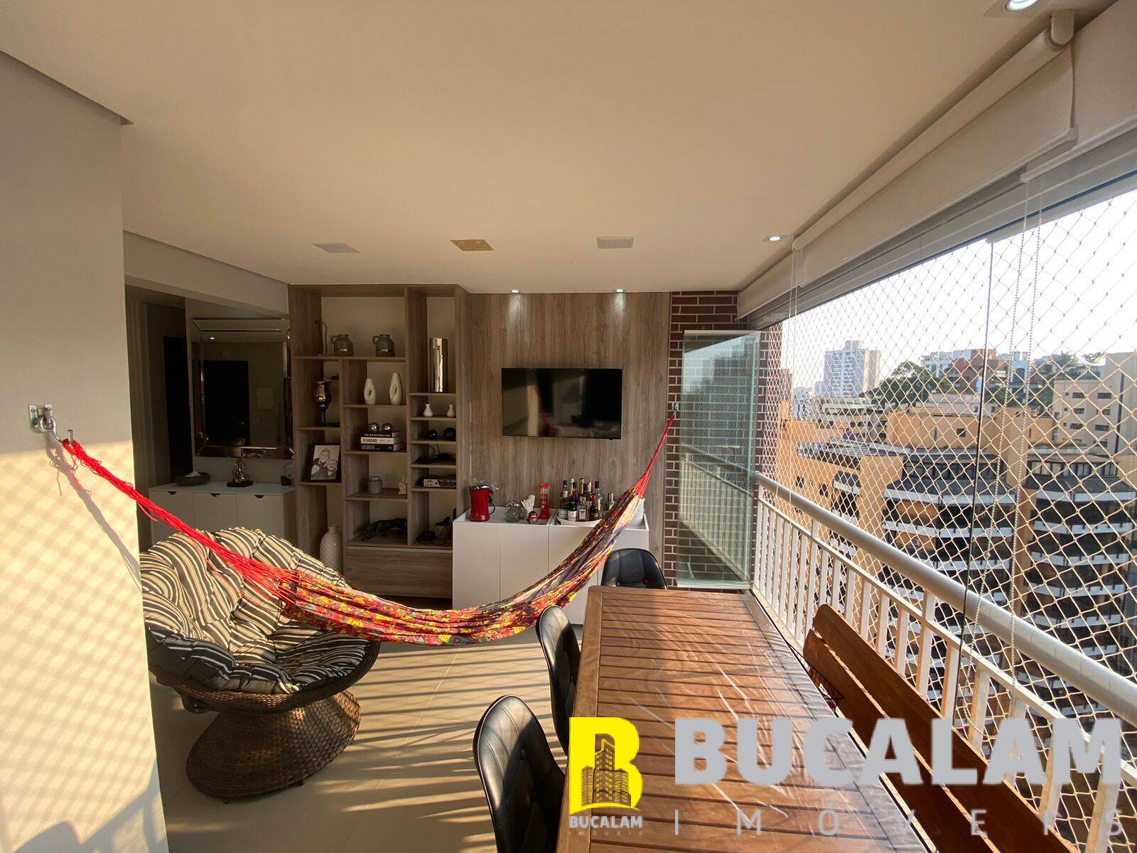 Apartamento à venda com 2 quartos, 76m² - Foto 1