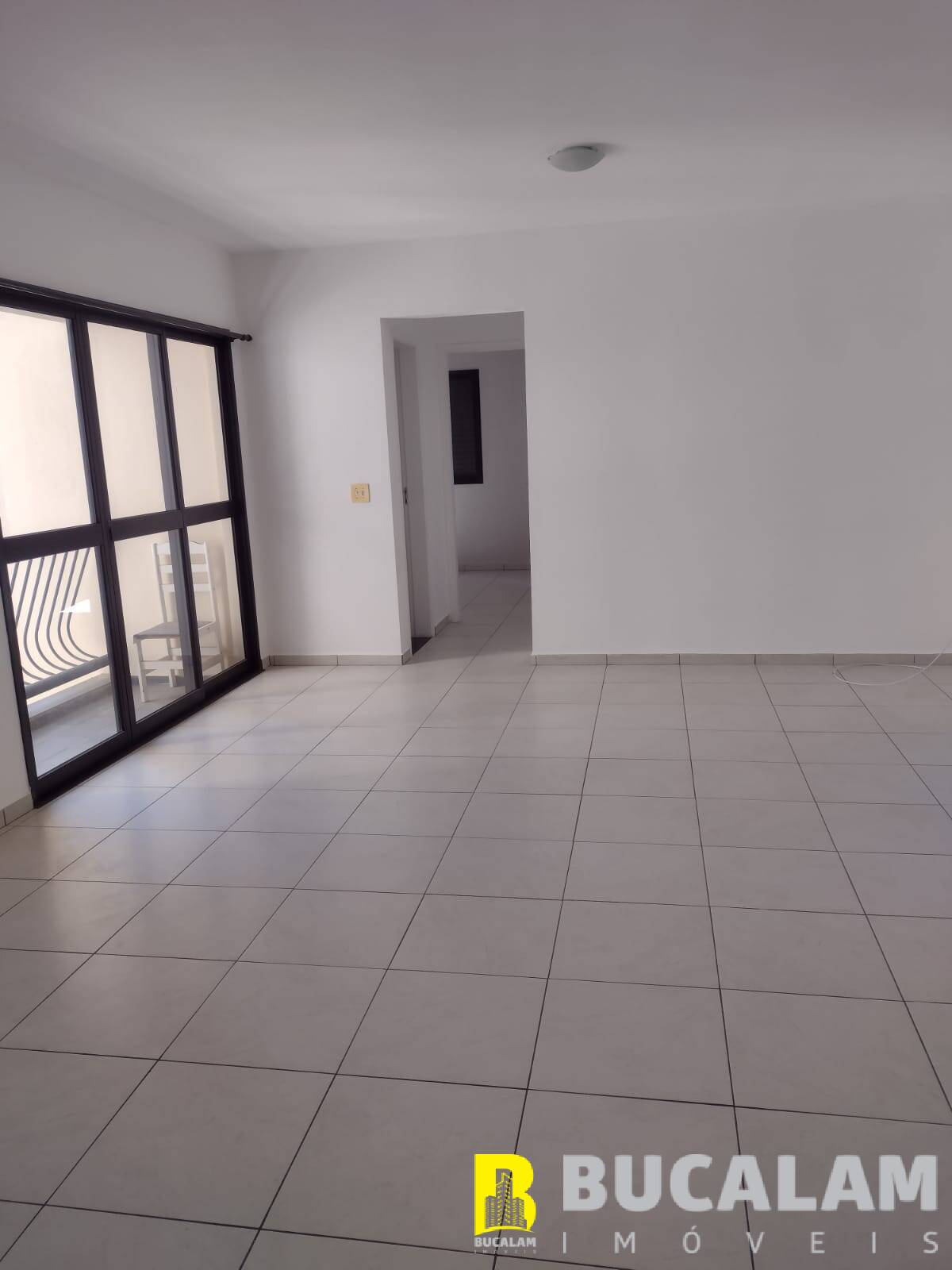 Apartamento à venda com 2 quartos, 68m² - Foto 3