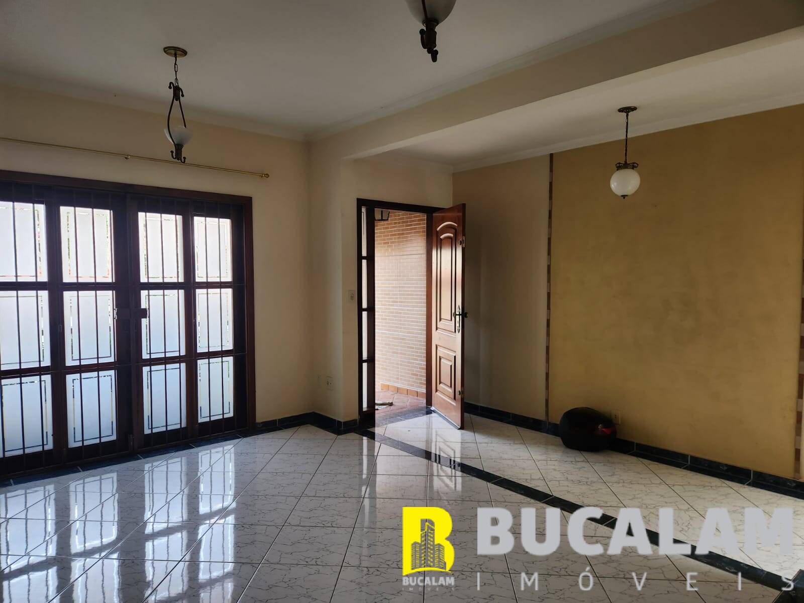 Casa à venda com 4 quartos, 360m² - Foto 3