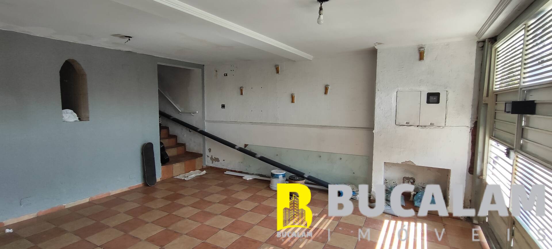 Casa à venda com 4 quartos, 239m² - Foto 2