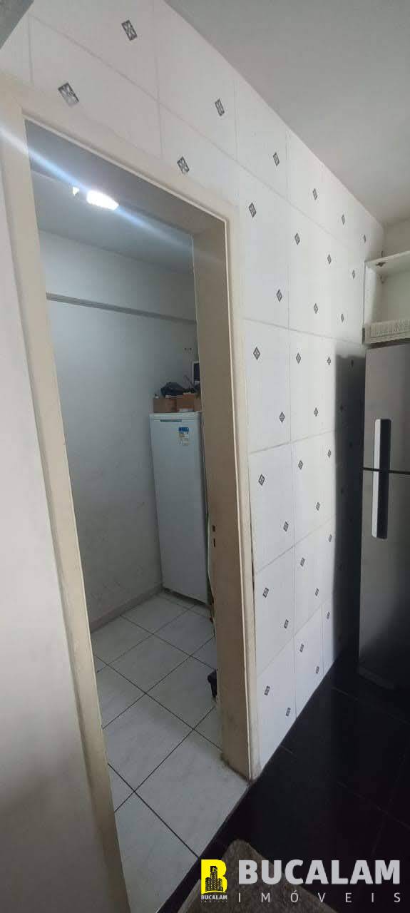 Apartamento à venda com 2 quartos, 70m² - Foto 4