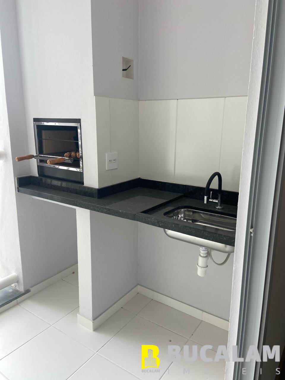 Apartamento à venda com 2 quartos, 84m² - Foto 2