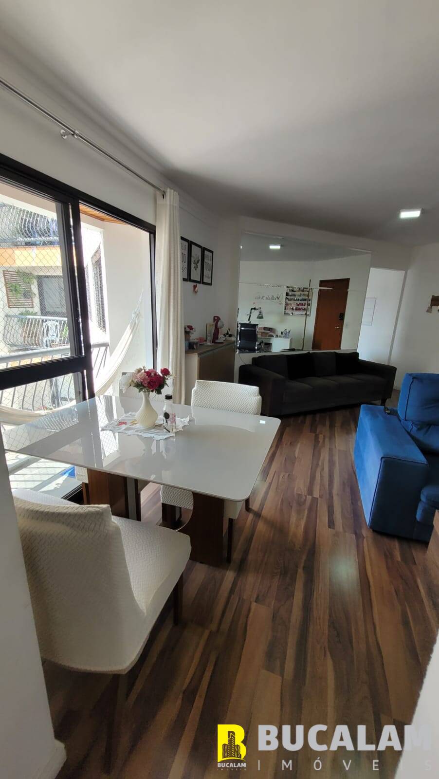 Apartamento à venda com 2 quartos, 70m² - Foto 1