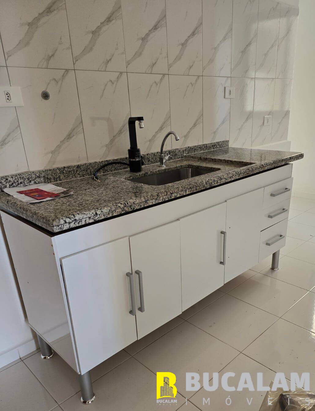 Apartamento à venda com 3 quartos, 110m² - Foto 4