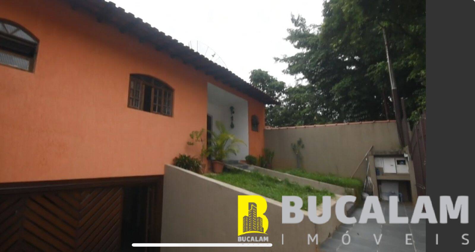 Casa à venda com 3 quartos, 250m² - Foto 2