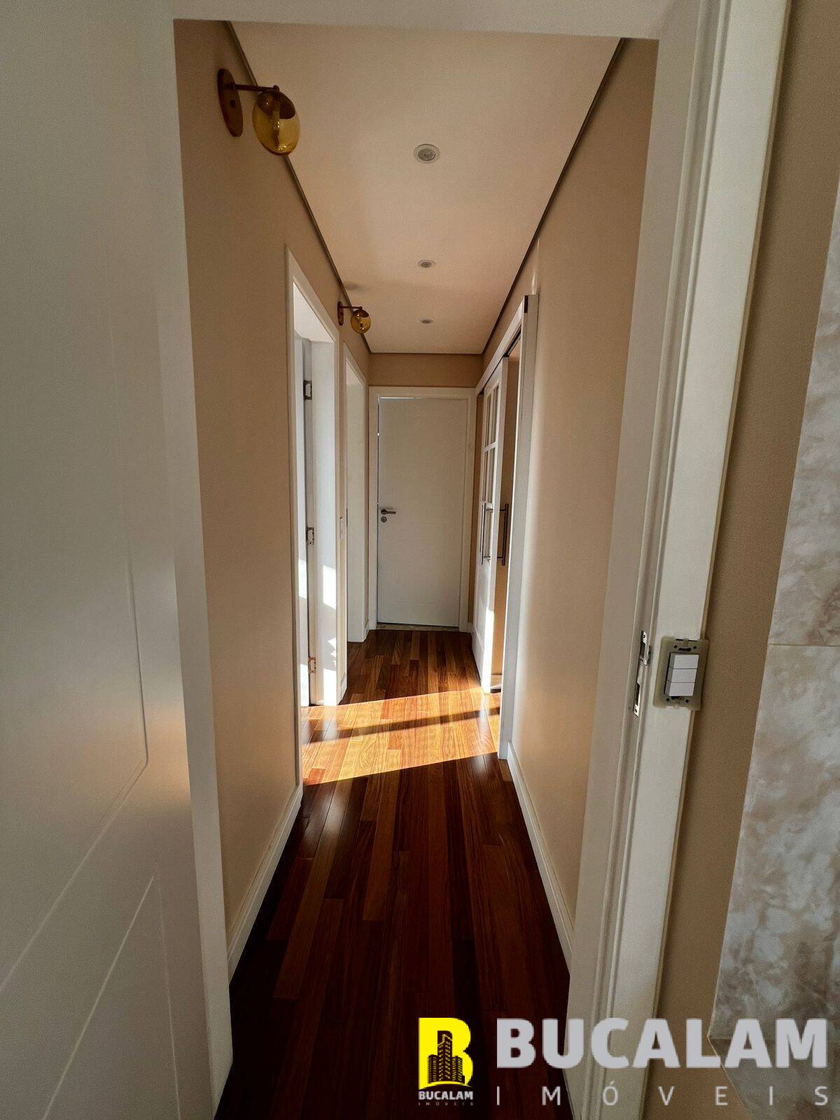 Apartamento à venda com 3 quartos, 125m² - Foto 2