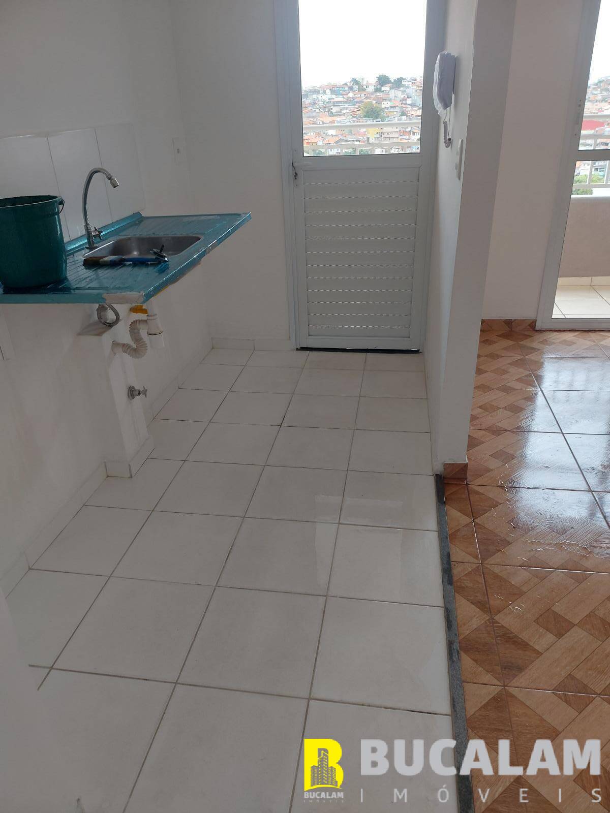 Apartamento à venda com 2 quartos, 43m² - Foto 2