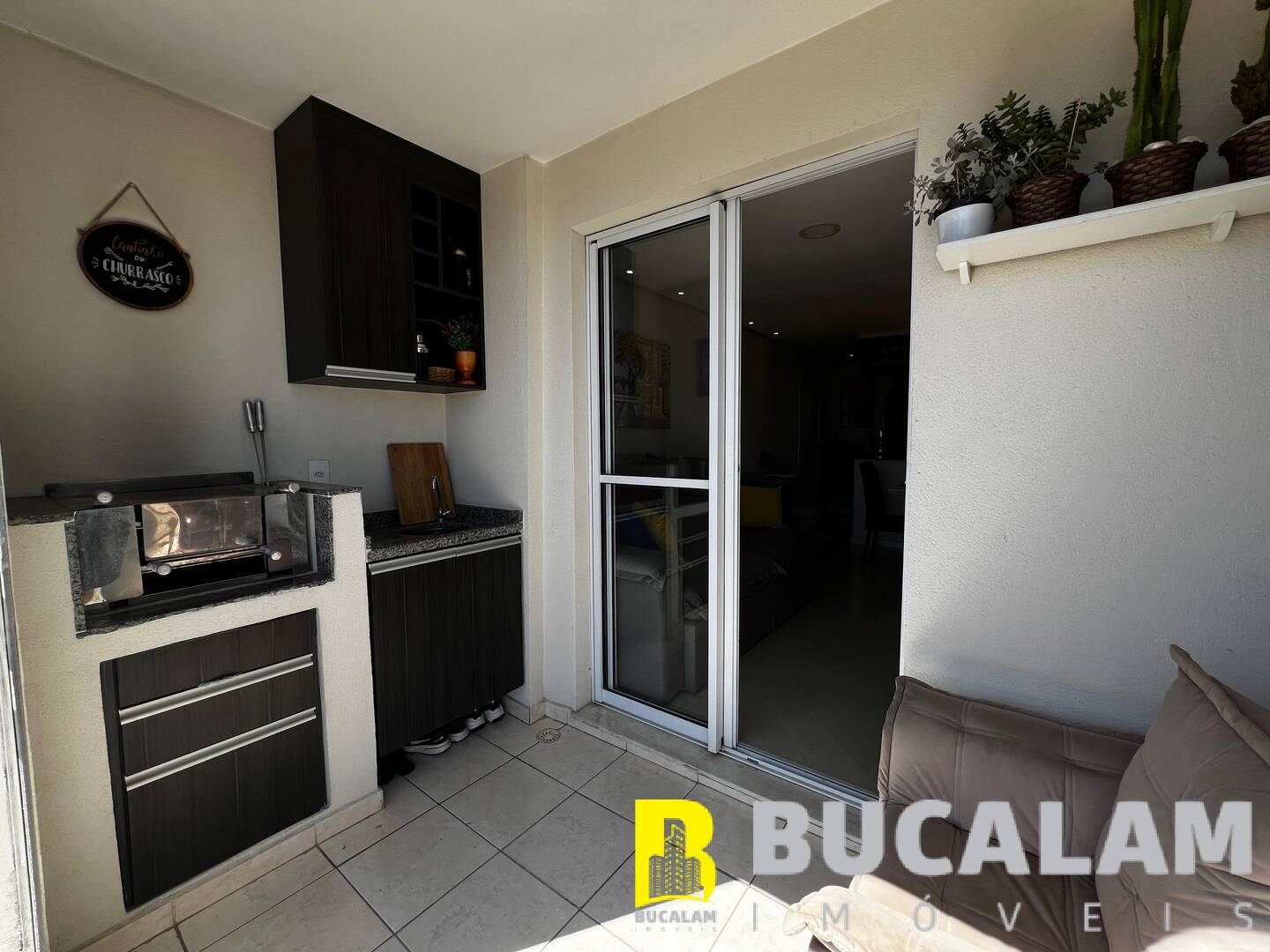 Apartamento à venda com 3 quartos, 74m² - Foto 2