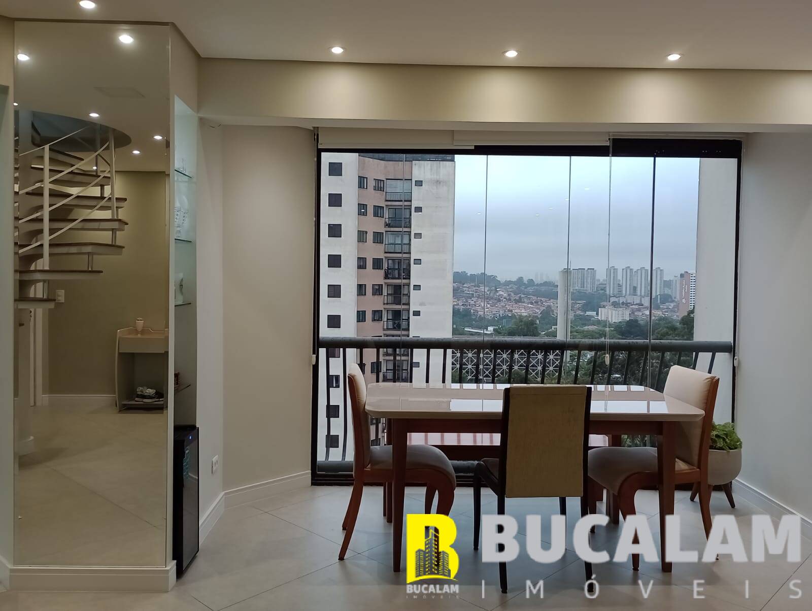 Apartamento à venda com 3 quartos, 146m² - Foto 1