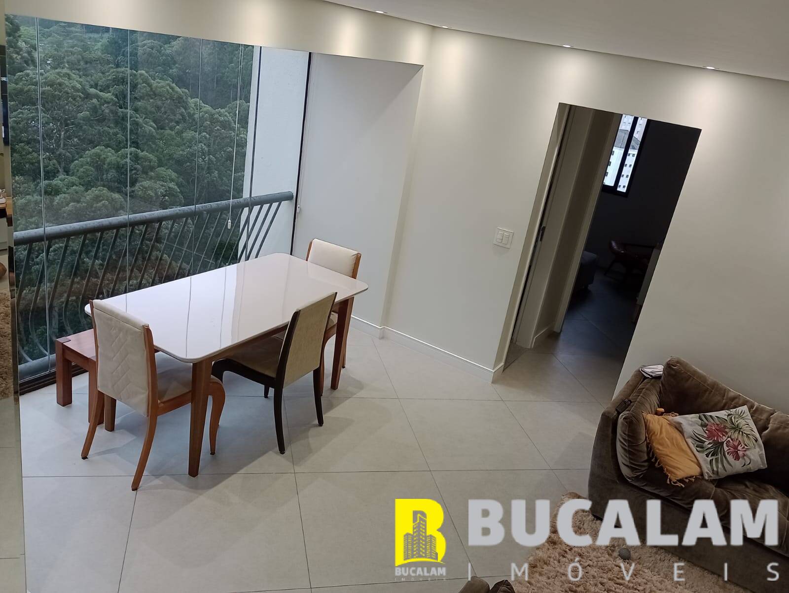 Apartamento à venda com 3 quartos, 146m² - Foto 2