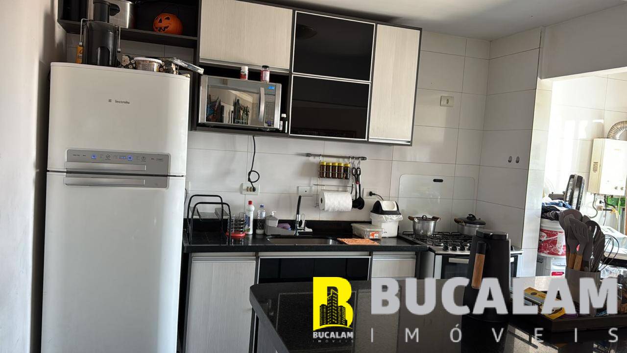 Apartamento à venda com 2 quartos, 70m² - Foto 3