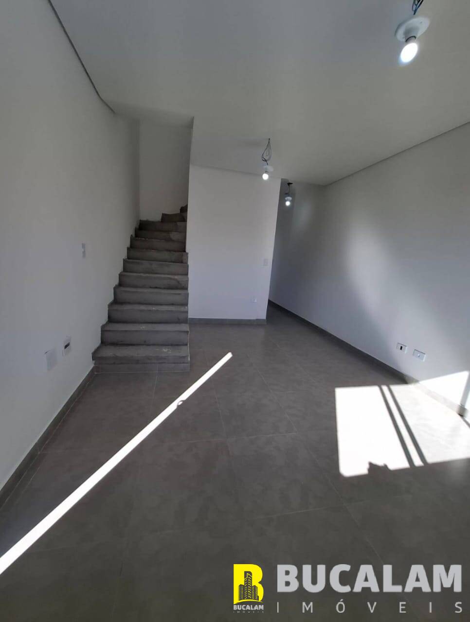 Casa à venda com 2 quartos, 150m² - Foto 7