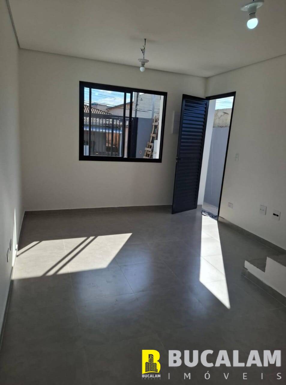 Casa à venda com 2 quartos, 150m² - Foto 6