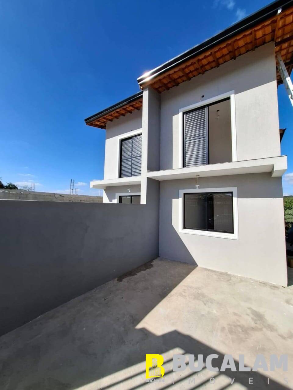 Casa à venda com 2 quartos, 150m² - Foto 2