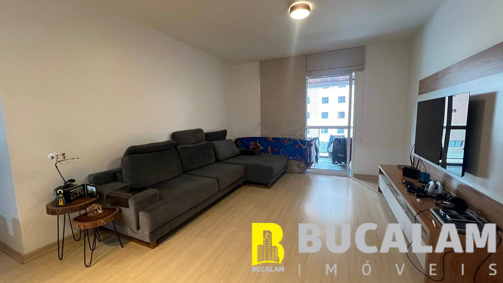 Apartamento à venda com 3 quartos, 112m² - Foto 2