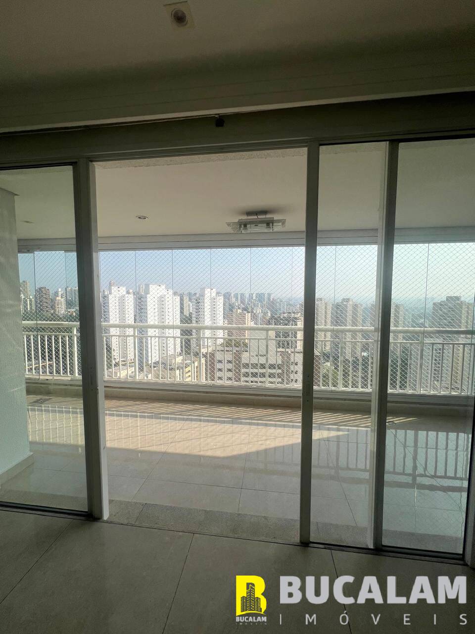 Apartamento à venda com 3 quartos, 113m² - Foto 1