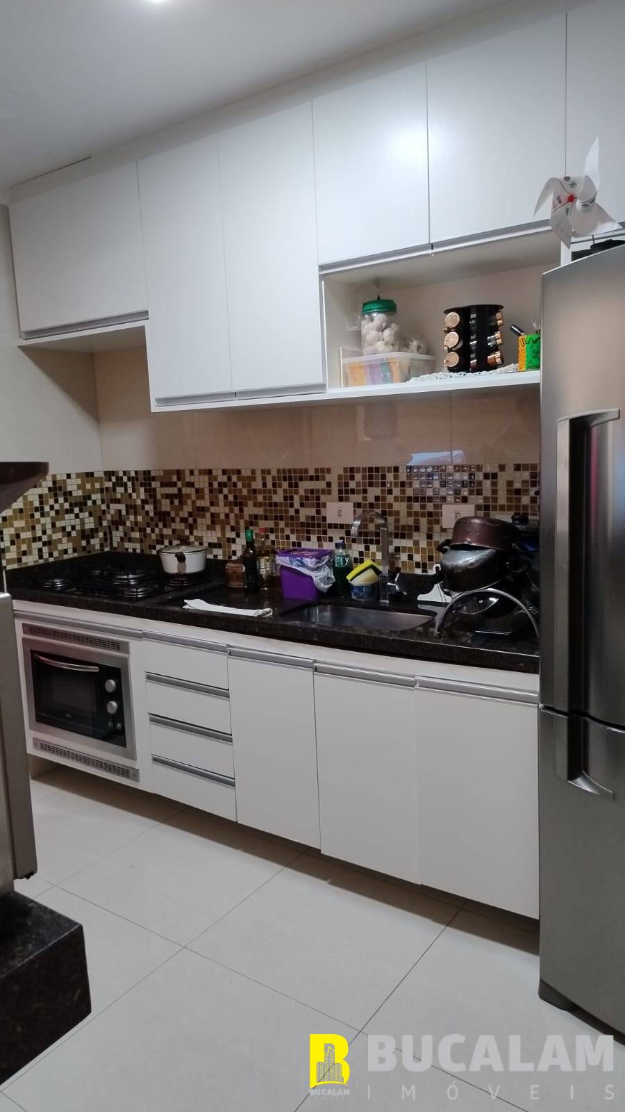 Apartamento à venda com 2 quartos, 70m² - Foto 3