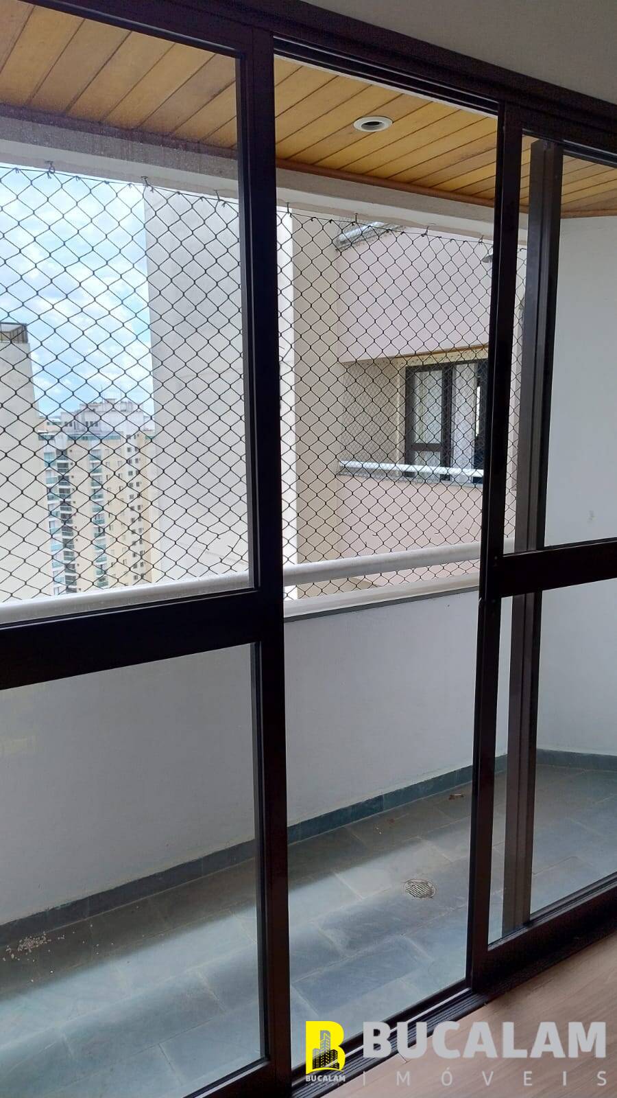 Apartamento à venda com 2 quartos, 70m² - Foto 2